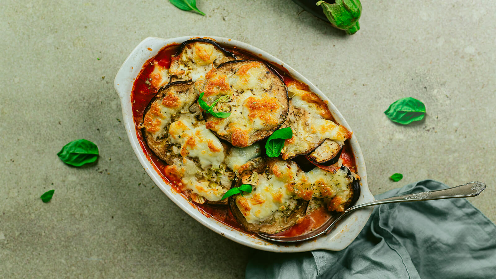 Beringela no forno gratinada